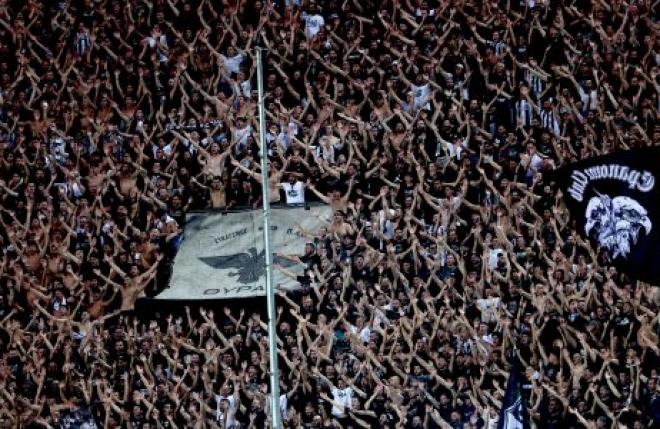 Rijeka je gubila, a stadionom se orila Partizanova pjesma; poslušajte navijače u Solunu