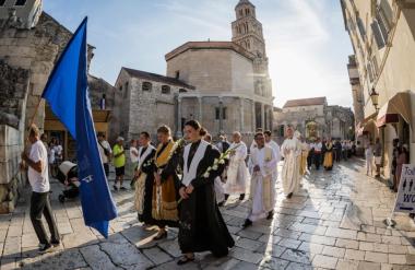 KULTUROLOŠKI KRŠĆANI: Na Veliku Gospu mnoge su crkve bile pune i mnogi su došli iz tradicije i navike, ali bez stvarne želje da budu poput Marije – poslušni Božjoj riječi i vjerni Božjem naumu